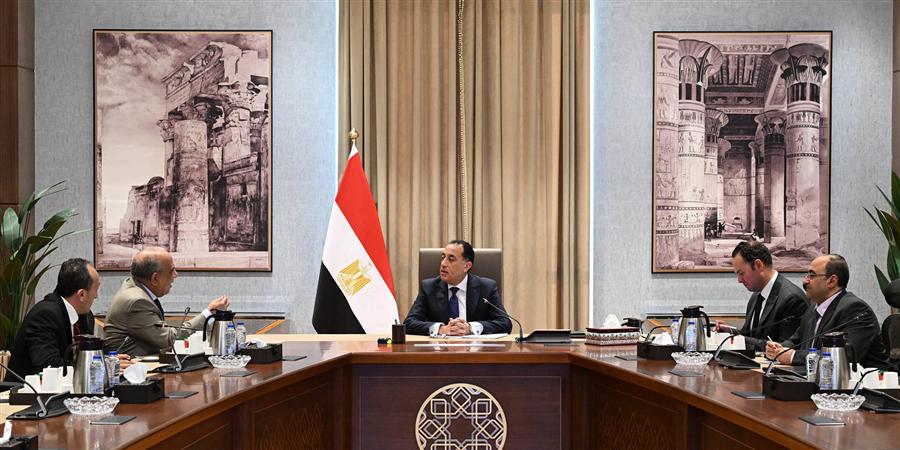 مدبولي يتابع مشروعات الطاقة المتجددة والربط الإقليمي لتعزيز استقرار الإمدادات